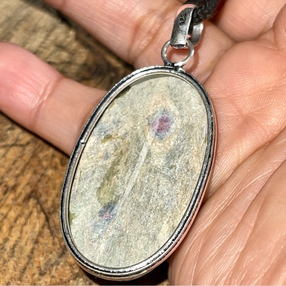 Corundum Ruby Fuchsite Pendant 2 1/4” - Picture 11 of 12